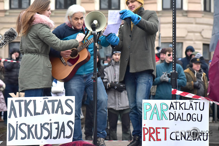 par vakcīnu blakus efektiem ne-1 neatbildēs