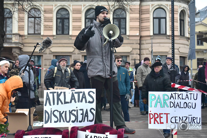 par vakcīnu blakus efektiem ne-1 neatbildēs