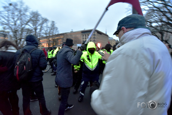 par vakcīnu blakus efektiem ne-1 neatbildēs