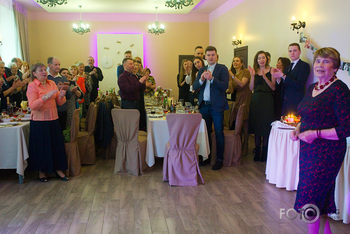 Krustmāmiņas Valentīnas četrkantaina jobeleja