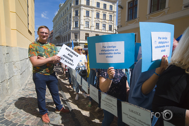 pedagogi draud ar streiku