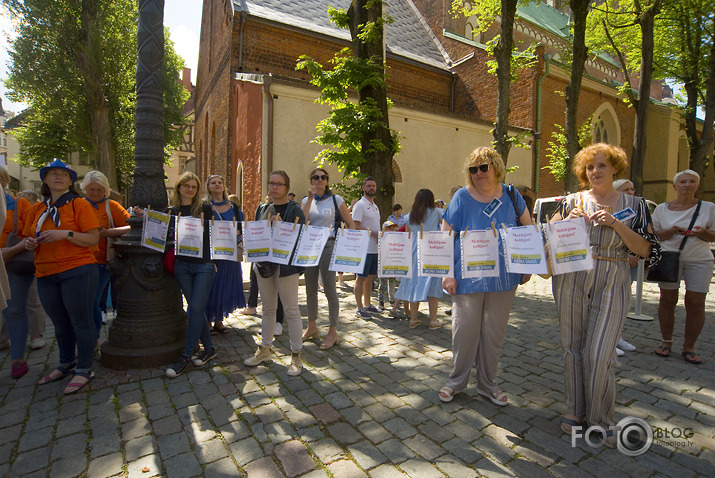 pedagogi draud ar streiku