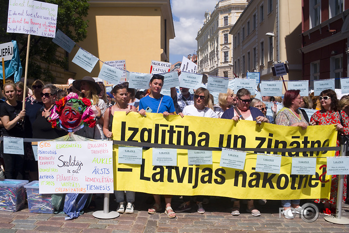 pedagogi draud ar streiku