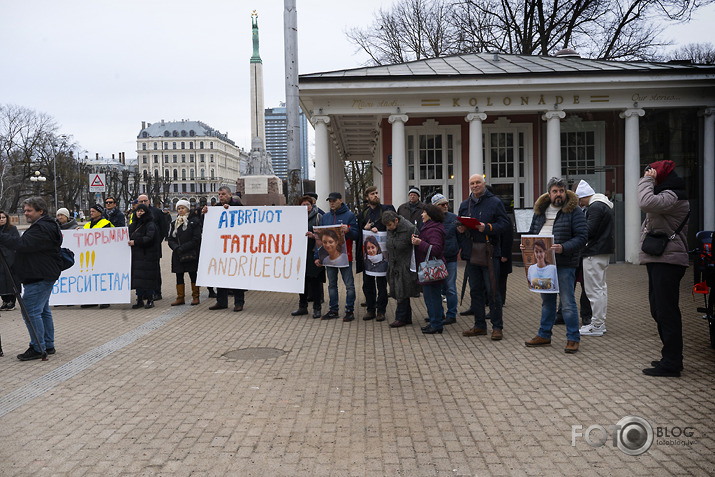 par vārda brīvību pie Laimas klocera