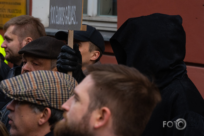 pret sabiedriskās ēdināšanas pakalpojumu iznīdēšanu