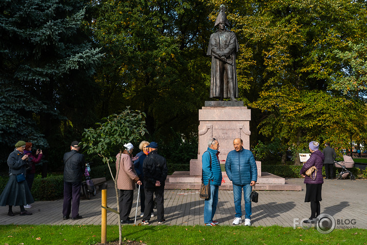 iestāšanās pret nu jau nokoptā de Tolli pieminekļa nokopšanu