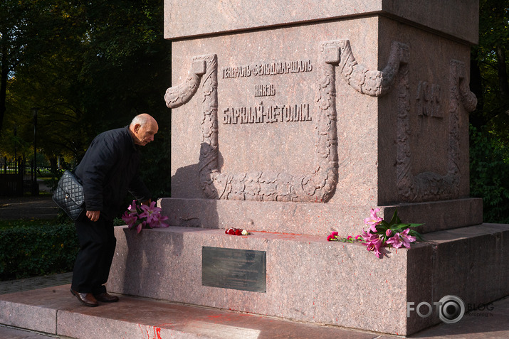 iestāšanās pret nu jau nokoptā de Tolli pieminekļa nokopšanu