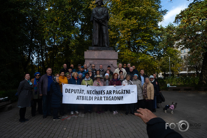 iestāšanās pret nu jau nokoptā de Tolli pieminekļa nokopšanu