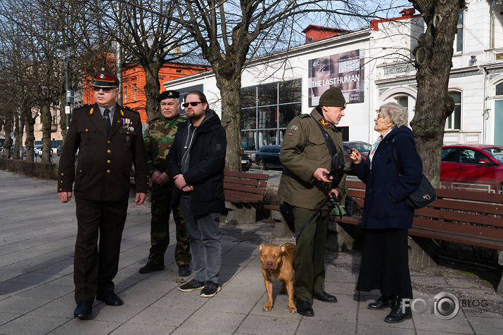 Ziedu nolikšana Pie pieminekļa Kalpakam