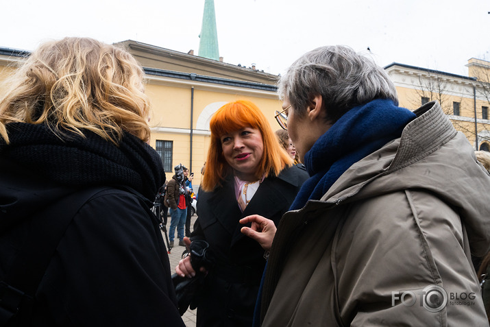 sanāk†s Brīvības laukumā sakarā ar in†erNaCionālo sieviešu dienu