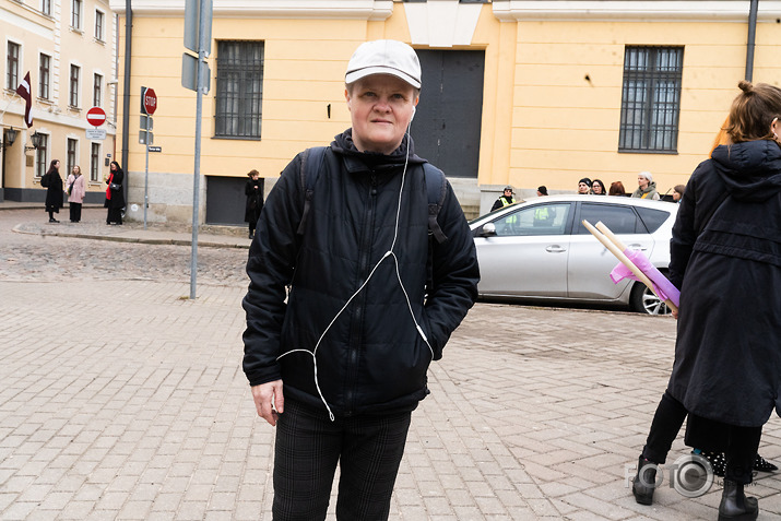 sanāk†s Brīvības laukumā sakarā ar in†erNaCionālo sieviešu dienu