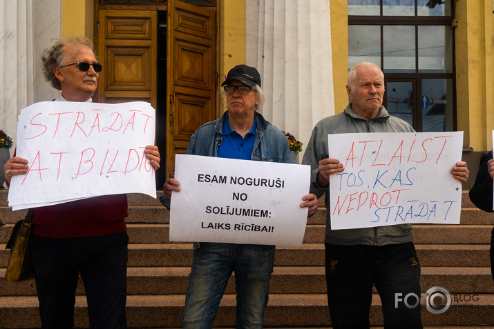 pie Satiksmes ministrijas