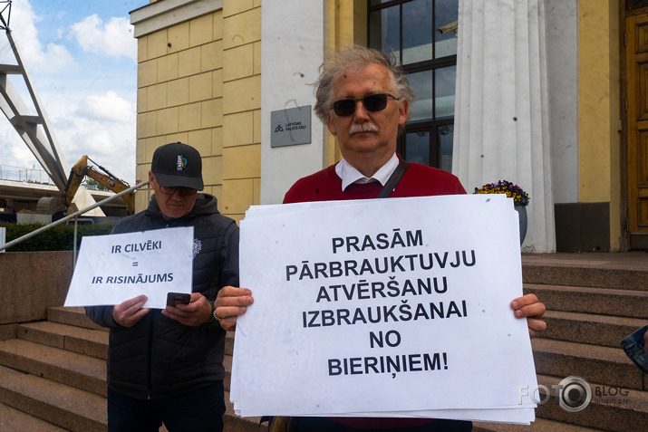 pie Satiksmes ministrijas