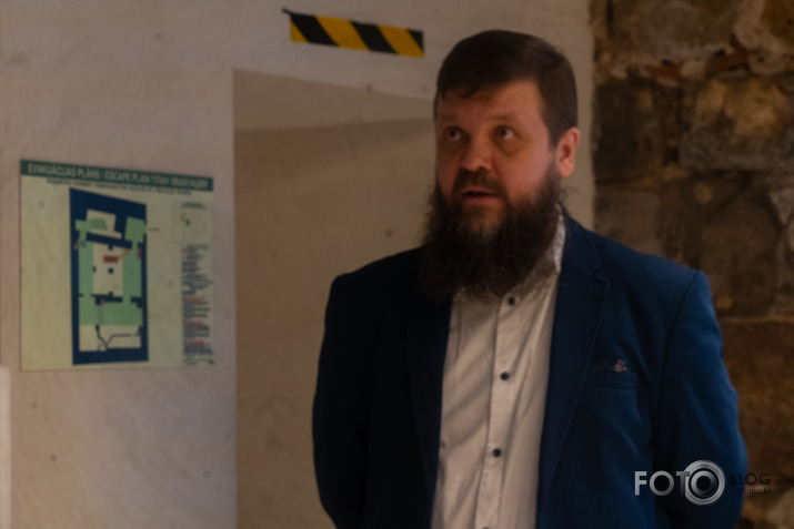 AREM un Gibrīdkara apstākļi