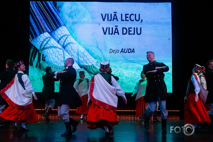 deju koncerts Ziemeļblāzmas klubā