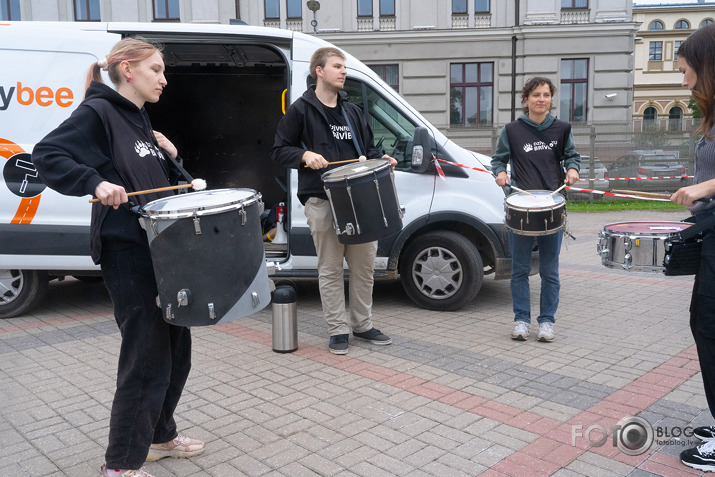Brīvību vistām!