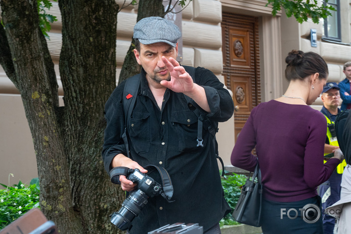 poli†iķu, orku vannabe poli†iķu un 1-kārši orku un urlu atbals†ī†āju demens†ruācija pie Langarā†a