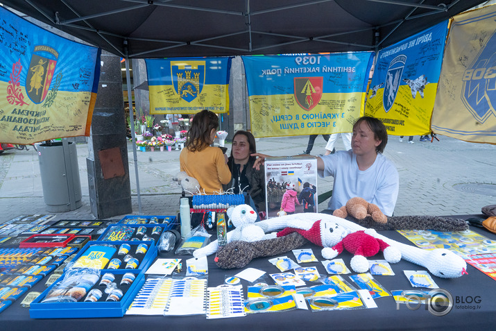 poli†iķu, orku vannabe poli†iķu un 1-kārši orku un urlu atbals†ī†āju demens†ruācija pie Langarā†a