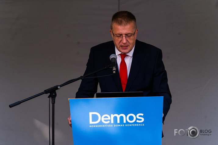 PRE† visu iespējamo brīvību ierobežošanu