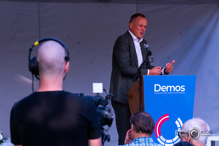 PRE† visu iespējamo brīvību ierobežošanu