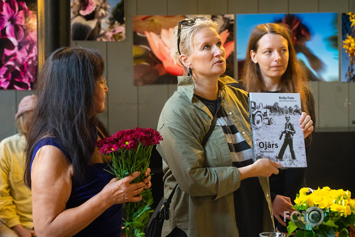 grāmatas par brāļiem Martinsoniem atpogāšana ISTABĀ