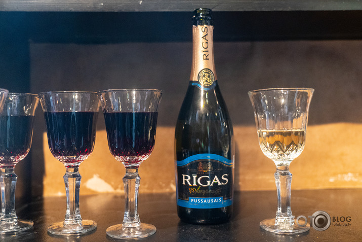 grāmatas par brāļiem Martinsoniem atpogāšana ISTABĀ