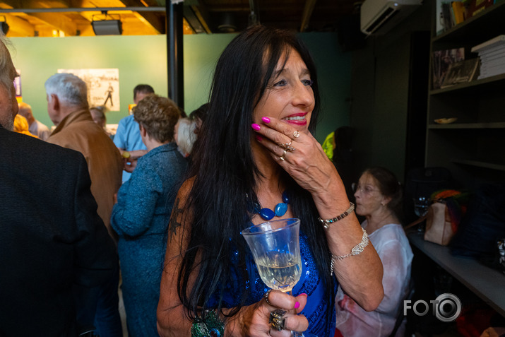 grāmatas par brāļiem Martinsoniem atpogāšana ISTABĀ