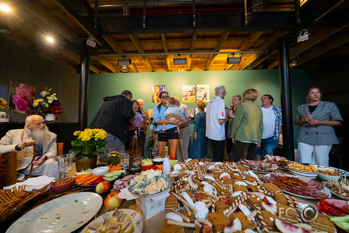 grāmatas par brāļiem Martinsoniem atpogāšana ISTABĀ