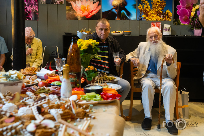 grāmatas par brāļiem Martinsoniem atpogāšana ISTABĀ