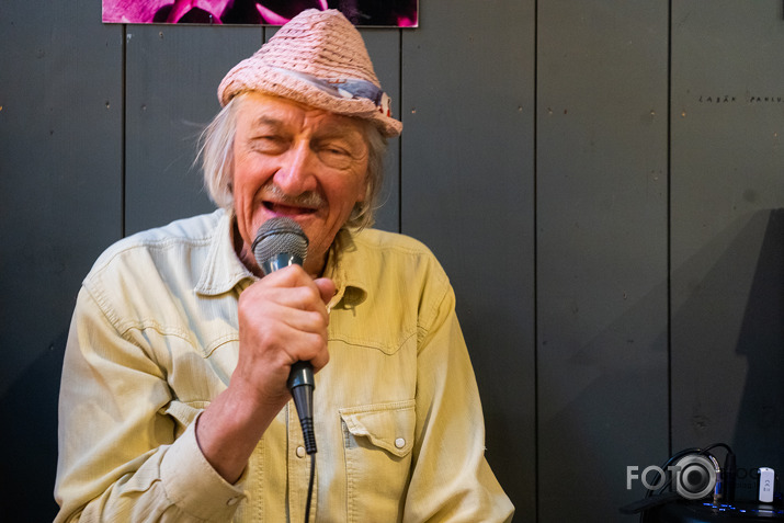 grāmatas par brāļiem Martinsoniem atpogāšana ISTABĀ