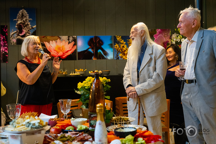 grāmatas par brāļiem Martinsoniem atpogāšana ISTABĀ