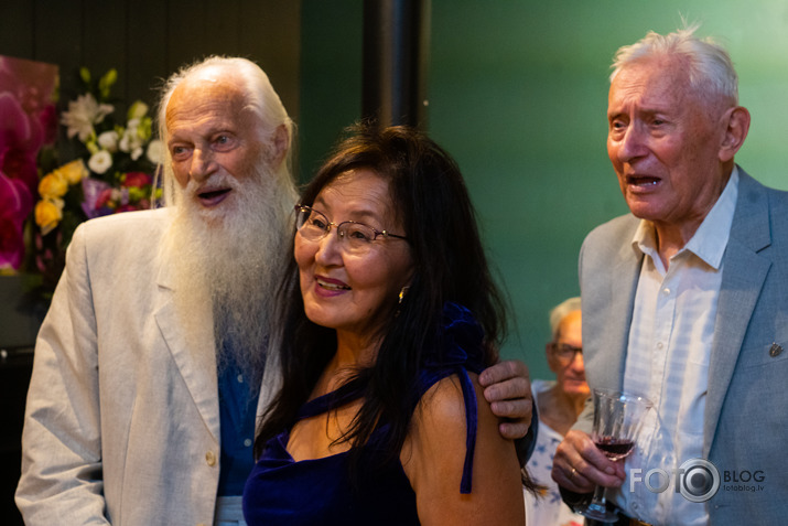 grāmatas par brāļiem Martinsoniem atpogāšana ISTABĀ