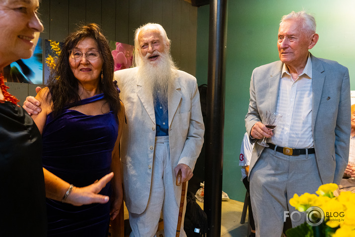 grāmatas par brāļiem Martinsoniem atpogāšana ISTABĀ