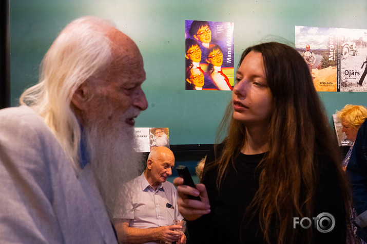 grāmatas par brāļiem Martinsoniem atpogāšana ISTABĀ