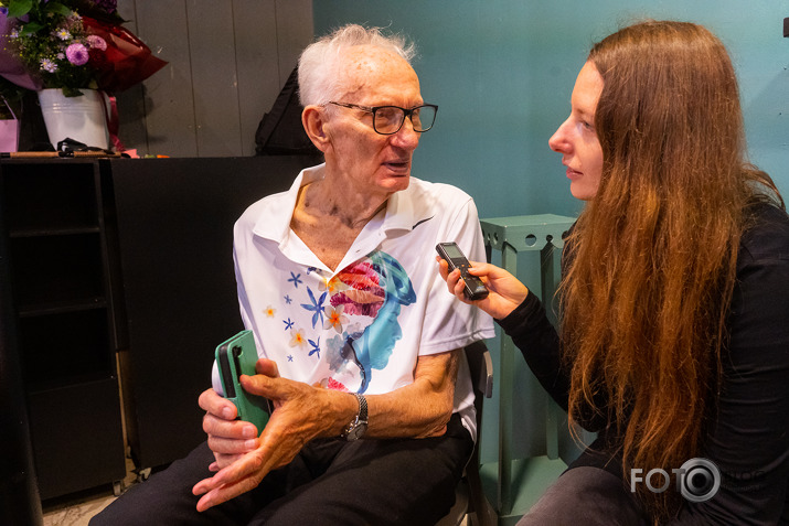 grāmatas par brāļiem Martinsoniem atpogāšana ISTABĀ