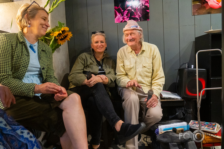 grāmatas par brāļiem Martinsoniem atpogāšana ISTABĀ