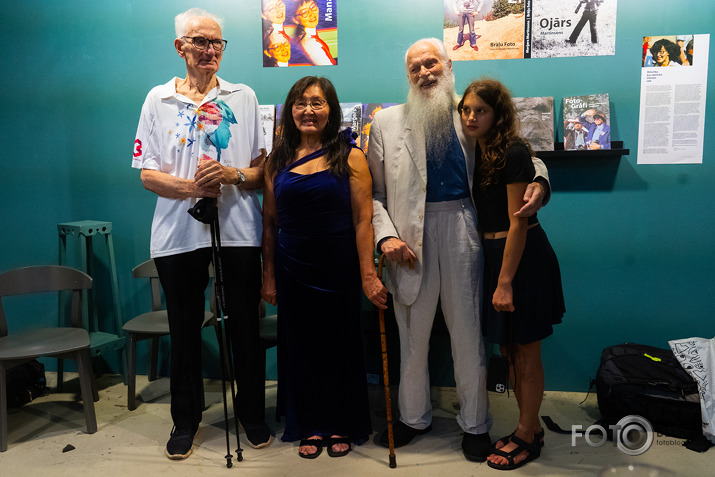 grāmatas par brāļiem Martinsoniem atpogāšana ISTABĀ