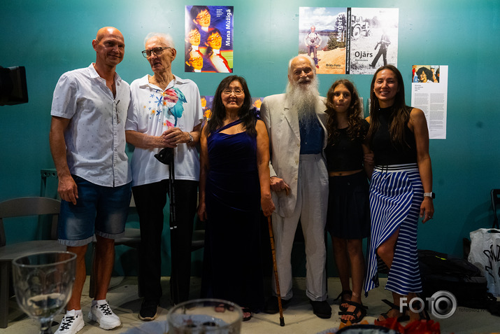 grāmatas par brāļiem Martinsoniem atpogāšana ISTABĀ