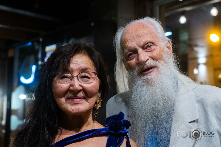 grāmatas par brāļiem Martinsoniem atpogāšana ISTABĀ