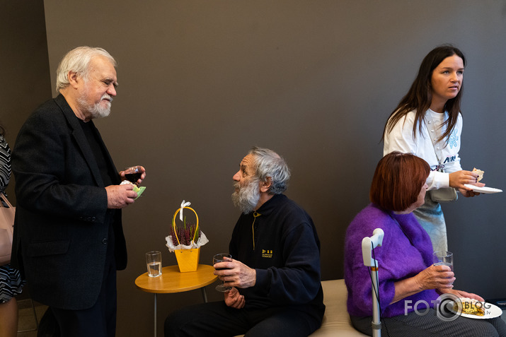 Artūra Dimitera izstāde Rietumu bankas izstāžu zālē