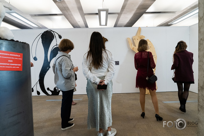 Artūra Dimitera izstāde Rietumu bankas izstāžu zālē