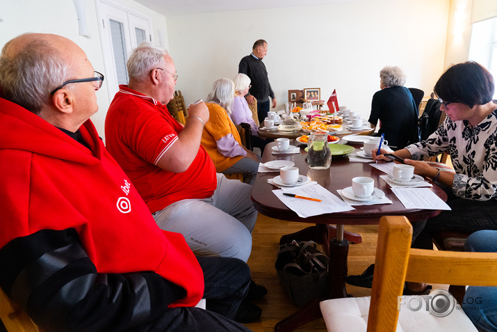 tikšanās ar Austošo Sauli