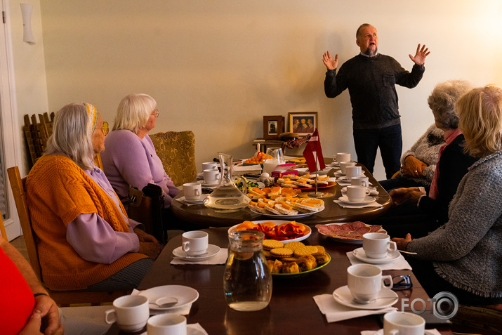 tikšanās ar Austošo Sauli