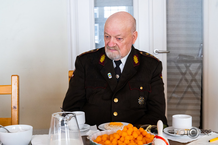 tikšanās ar Austošo Sauli