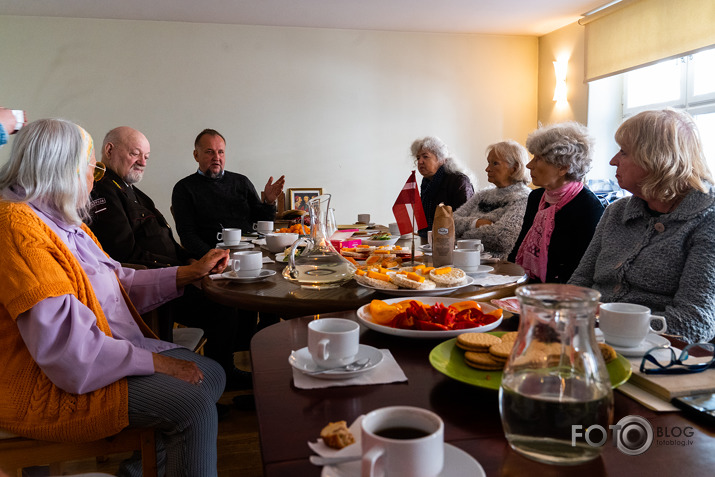 tikšanās ar Austošo Sauli