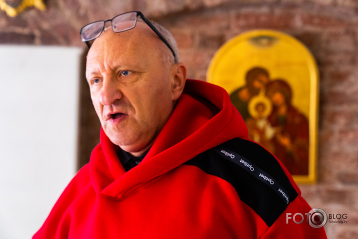 tikšanās ar Austošo Sauli