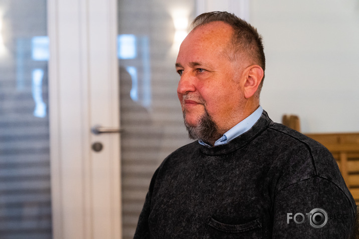 tikšanās ar Austošo Sauli