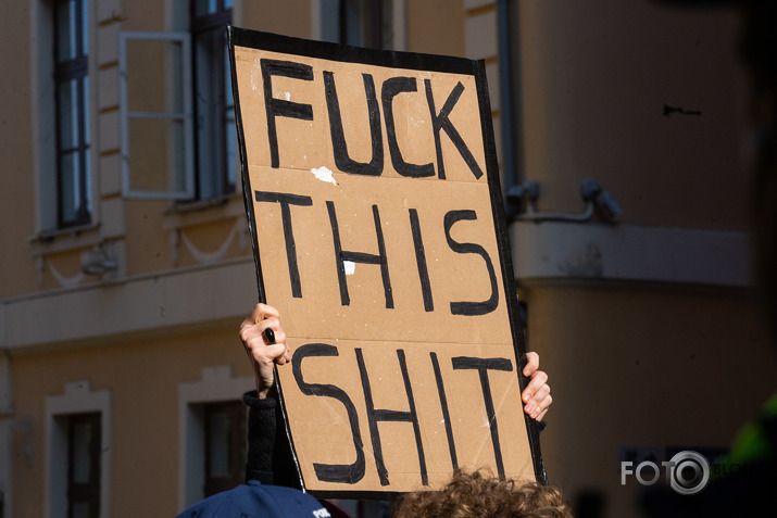 fuck this shi† jeb S†ambulis†i